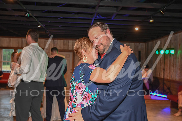 Tess and Kyle 8-8-20-412