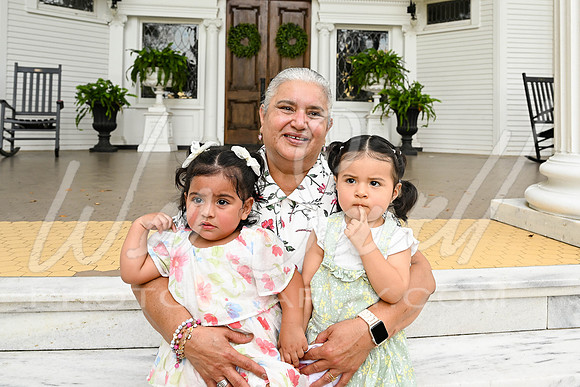 Maria - Family 5-28-26 -1046
