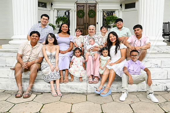 Maria - Family 5-28-26 -1048