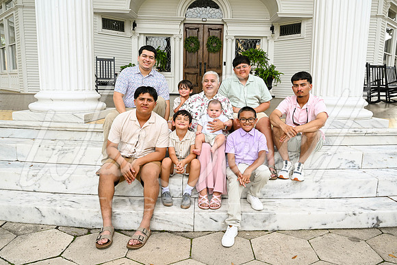 Maria - Family 5-28-26 -1052