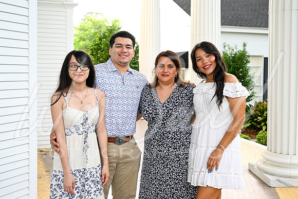 Maria - Family 5-28-26 -1058