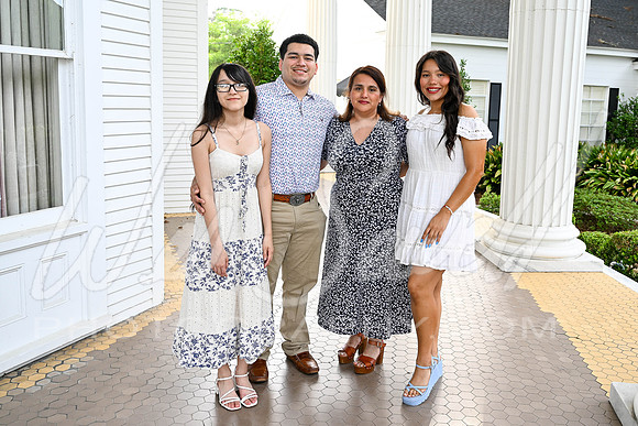 Maria - Family 5-28-26 -1057