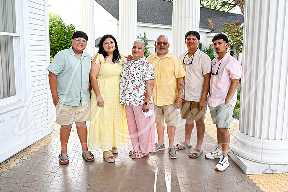 Maria - Family 5-28-26 -1061