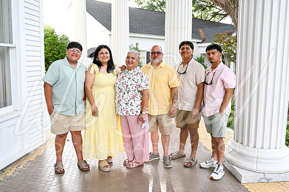 Maria - Family 5-28-26 -1062