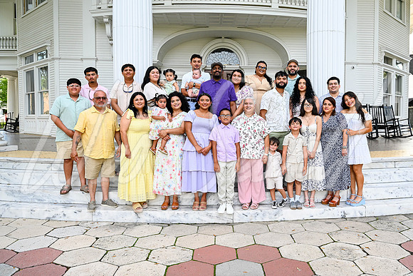 Maria - Family 5-28-26 -1066