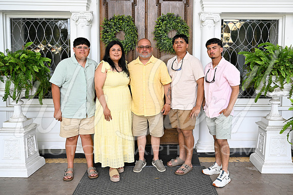 Maria - Family 5-28-26 -1065