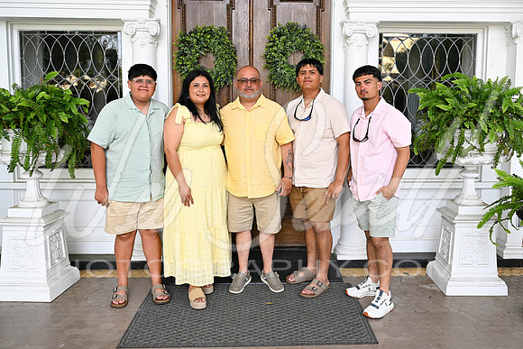 Maria - Family 5-28-26 -1064