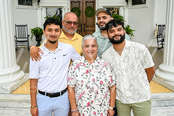 Maria - Family 5-28-26 -1072
