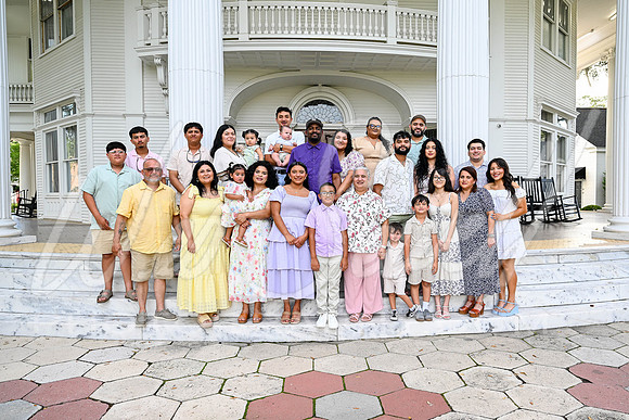 Maria - Family 5-28-26 -1069