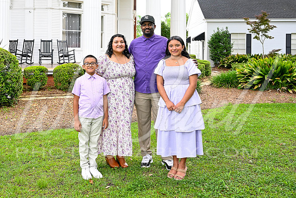 Maria - Family 5-28-26 -1004