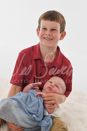 Justin and Laura - Newborn-1014
