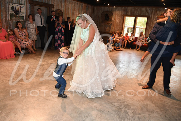 Tess and Kyle 8-8-20-397