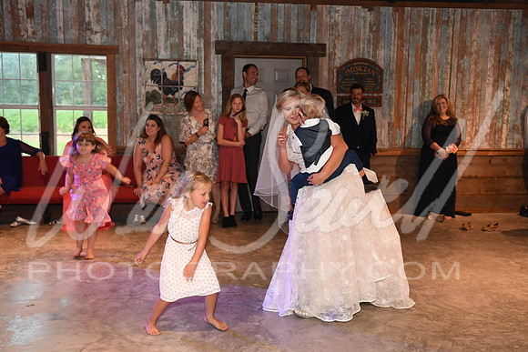 Tess and Kyle 8-8-20-406