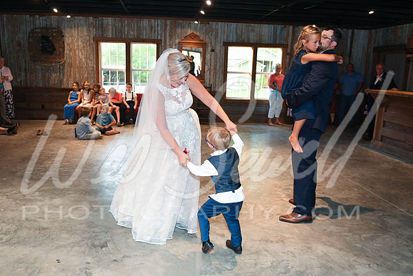 Tess and Kyle 8-8-20-394