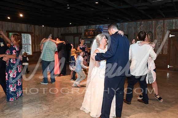 Tess and Kyle 8-8-20-407