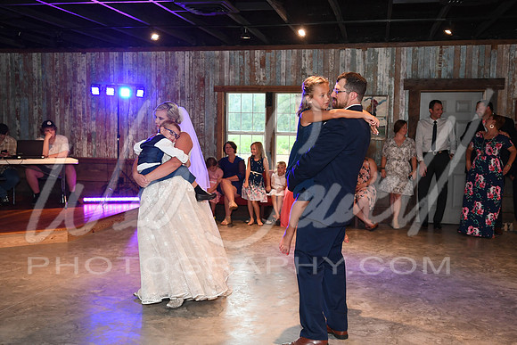 Tess and Kyle 8-8-20-403