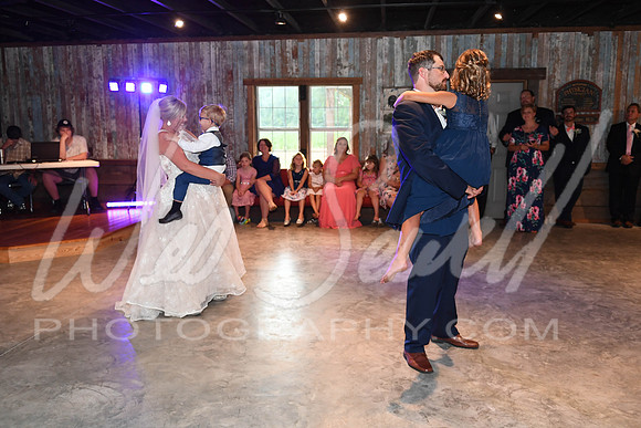 Tess and Kyle 8-8-20-402