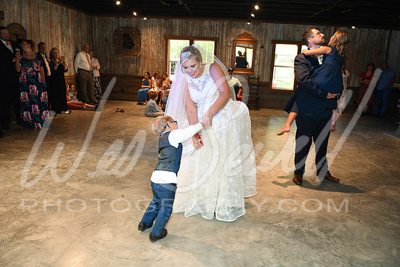 Tess and Kyle 8-8-20-396