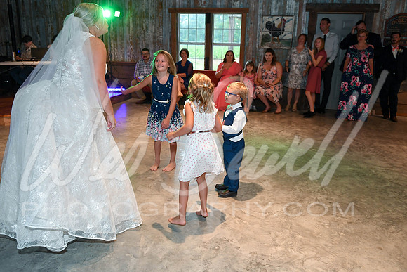 Tess and Kyle 8-8-20-405