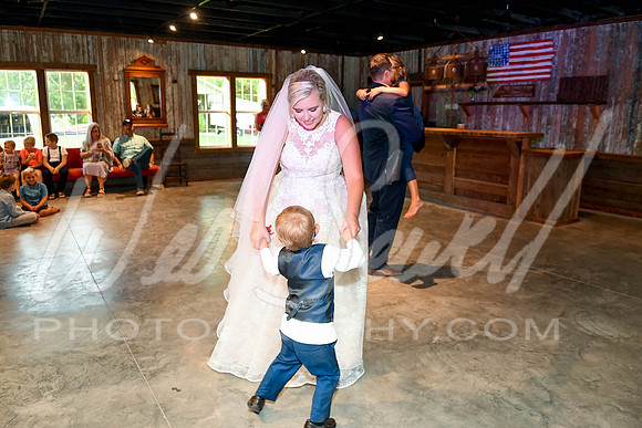 Tess and Kyle 8-8-20-395