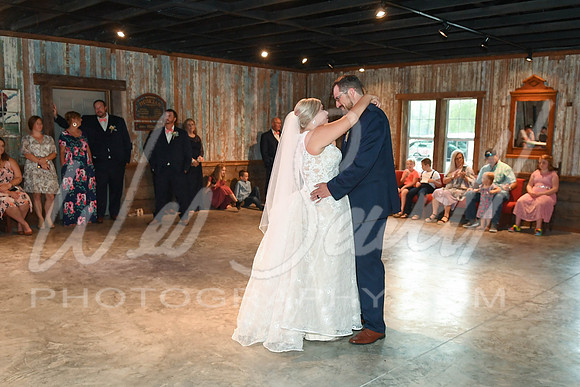 Tess and Kyle 8-8-20-387